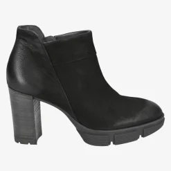 Ankle boot