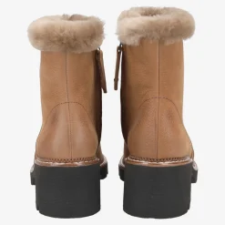 Ankle boot with lambskin