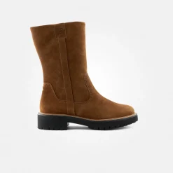 Boots with warm lining