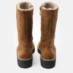 Boots with warm lining