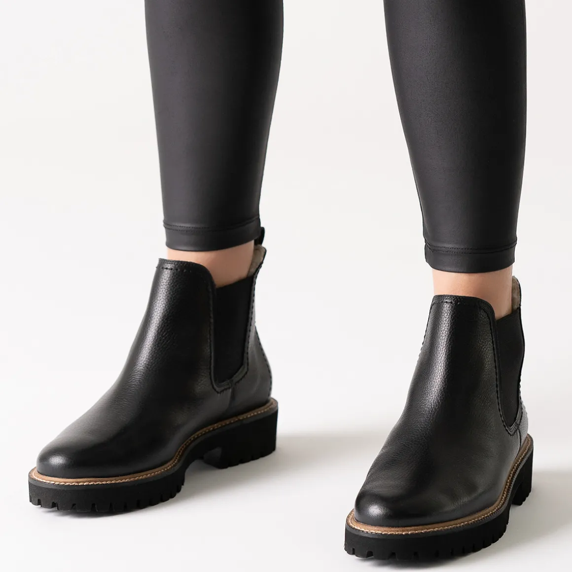 Chelsea boots with merino warm lining