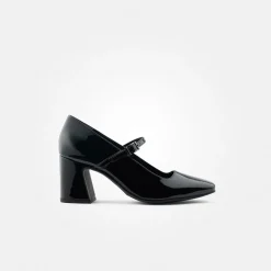 Clasp pumps