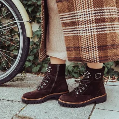 Detail lace up ankle boot