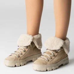 Lace up bootie with merino warm lining