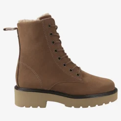 Lace up bootie with warm lining