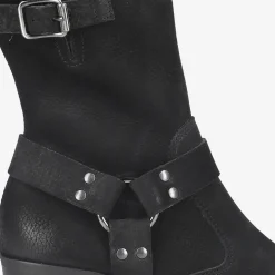 Lace-up ankle boot