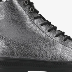 Lace-up ankle boot with warm lining