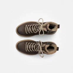 Lace-up ankle boot with warm lining