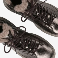 Lace-up ankle boot with warm lining