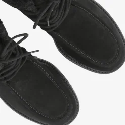 Lace-up bootie with warm lining