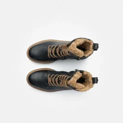 Lace-up bootie with warm lining