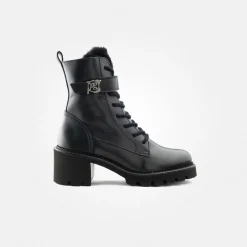 Lace-up bootie with warm lining