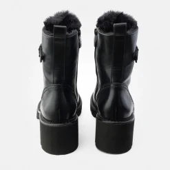 Lace-up bootie with warm lining