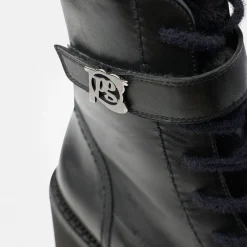 Lace-up bootie with warm lining