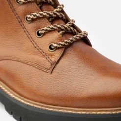 Lace-up bootie with warm lining