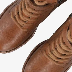 Lace-up bootie with warm lining