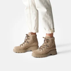 Lace-up bootie with warm lining