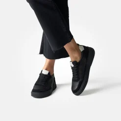 Pauls with removable footbed