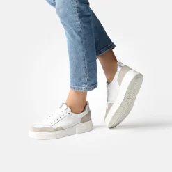 Pauls with removable footbed