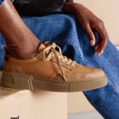 Pauls with removable footbed