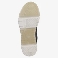 Sneaker with removable footbed