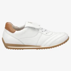 Sneaker with removable footbed