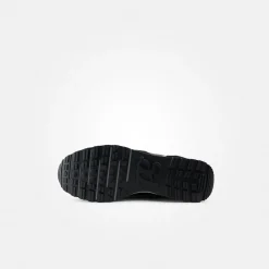 Sneaker with removable footbed