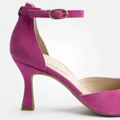 SUPER SOFT strappy pumps